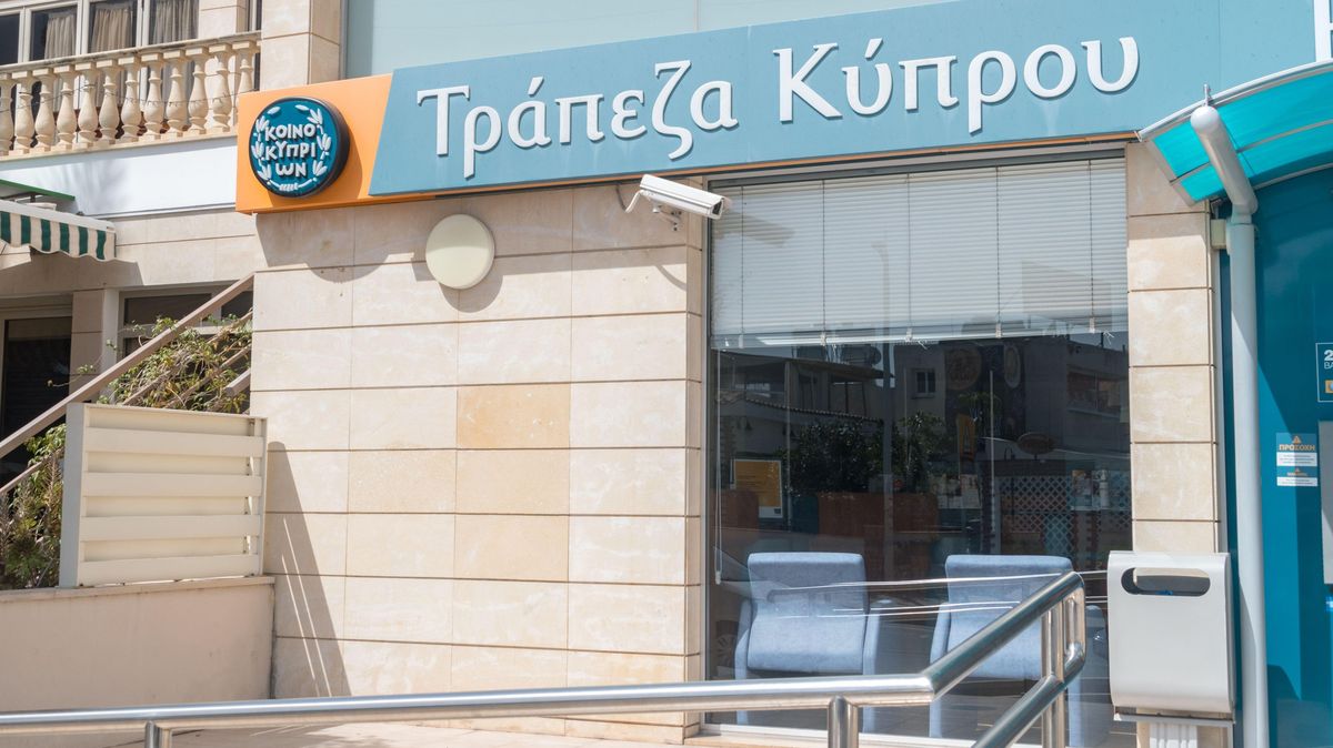 Kyperské banky uzavřou Rusům účty